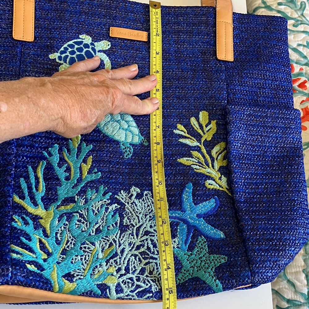 Gorgeous New Vera Bradley tote - Picture 9 of 15
